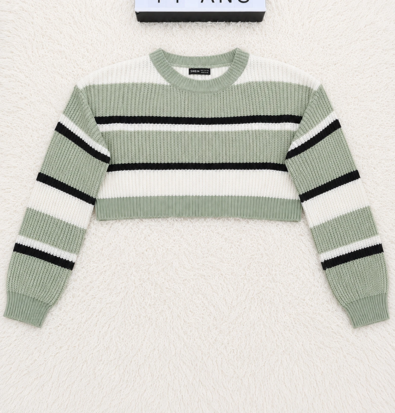 Pull court rayé vert sauge Taille S 14 ans 